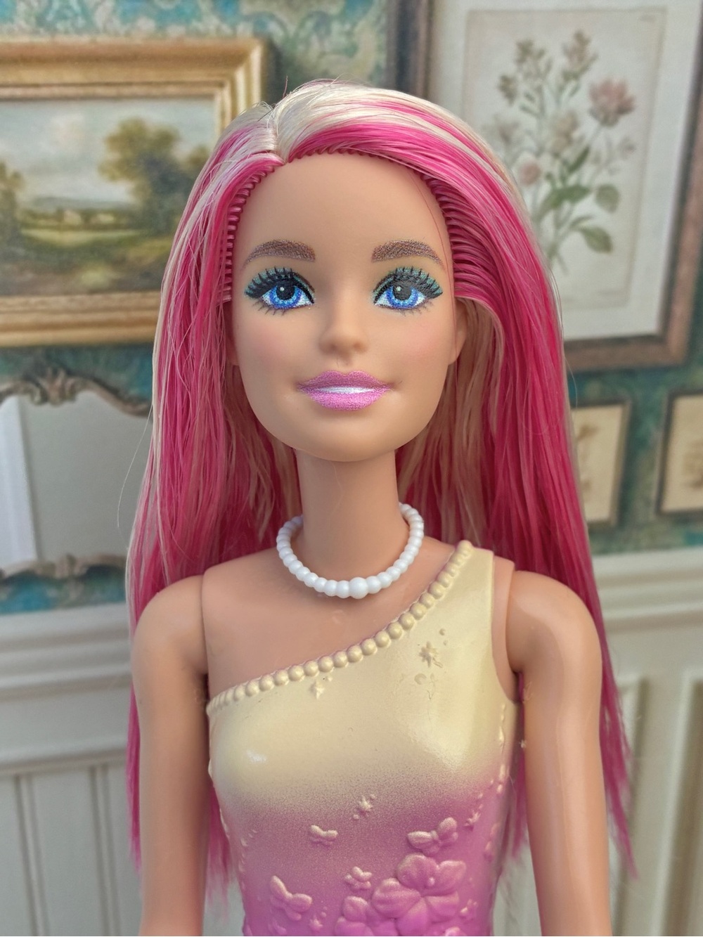 Barbie Royal Doll with Pink and Blonde Hair, Butterfly-Skirt Mattel - Incomplete